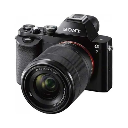 Sony Alpha 7 IV avec objectif zoom 28-70mm f/3.5-5.6 OSS